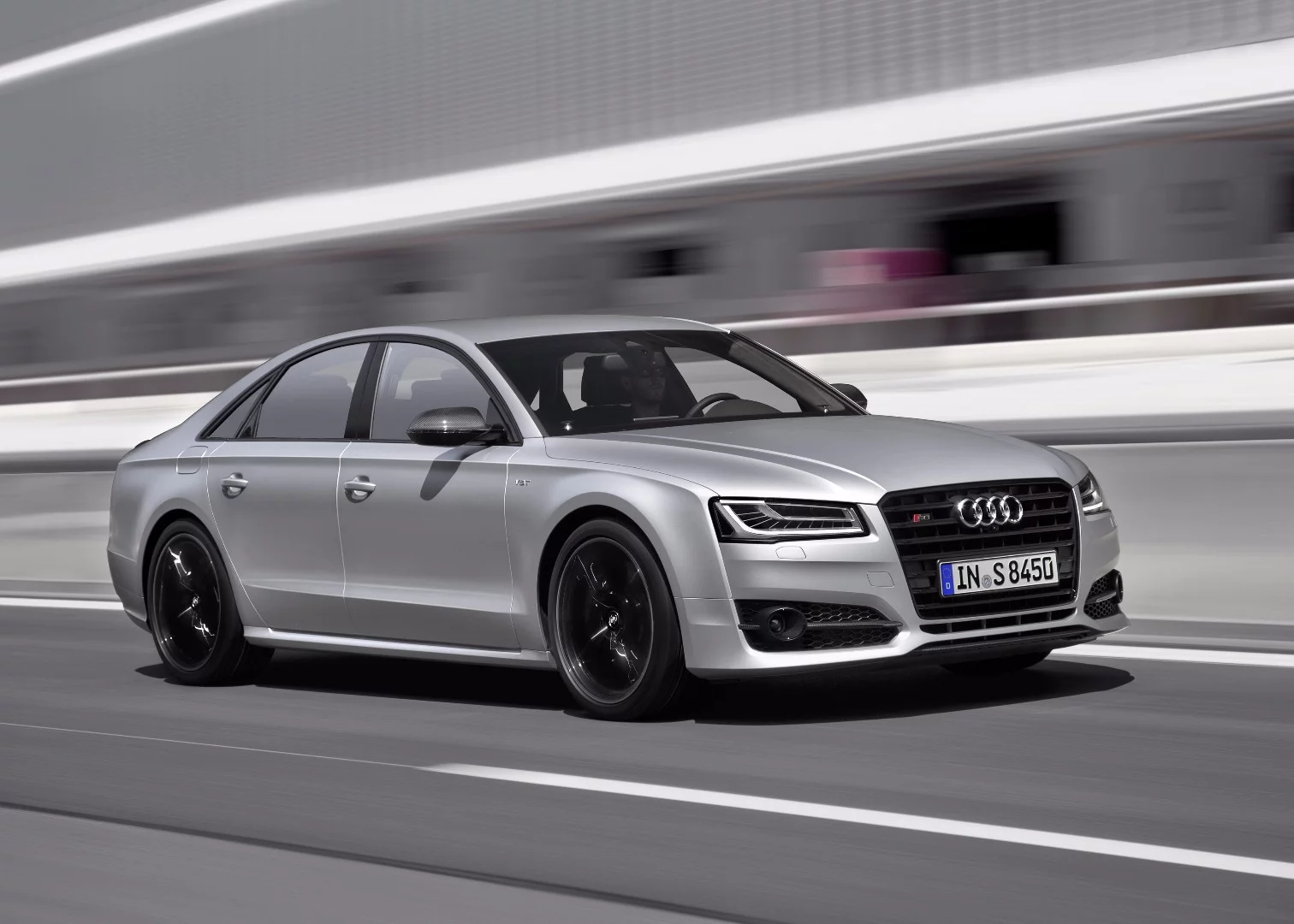The new Audi S8 plus has a power output of 445 kW (605 hp)