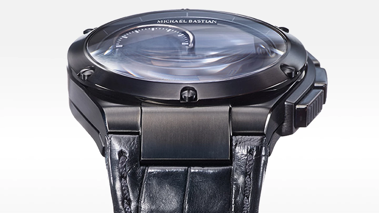 The Limited Edition Black version of the device offers a alligator strap (Image: Gilt)