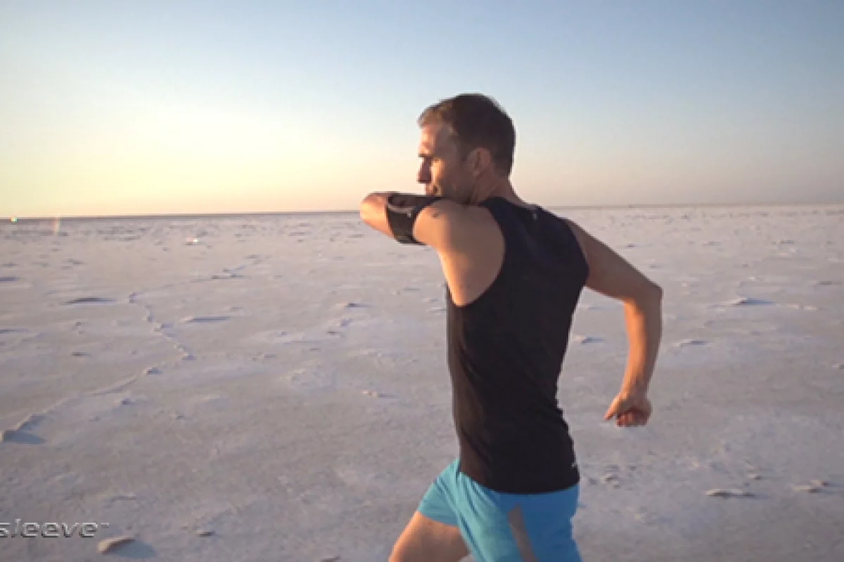 The current Hydrosleeve design holds up to 7 fluid ounces of liquid