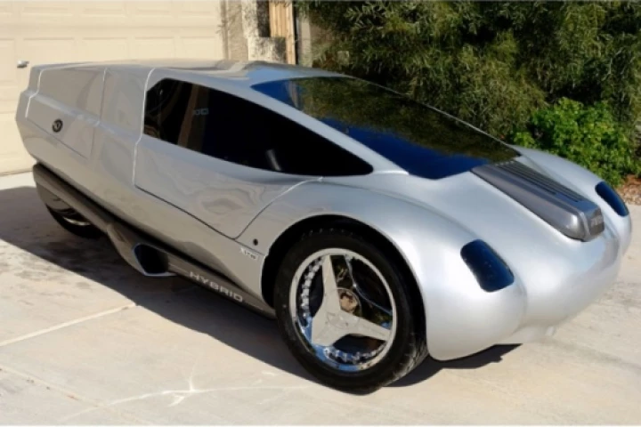 Robert Q. Riley Enterprises' XR3 hybrid prototype