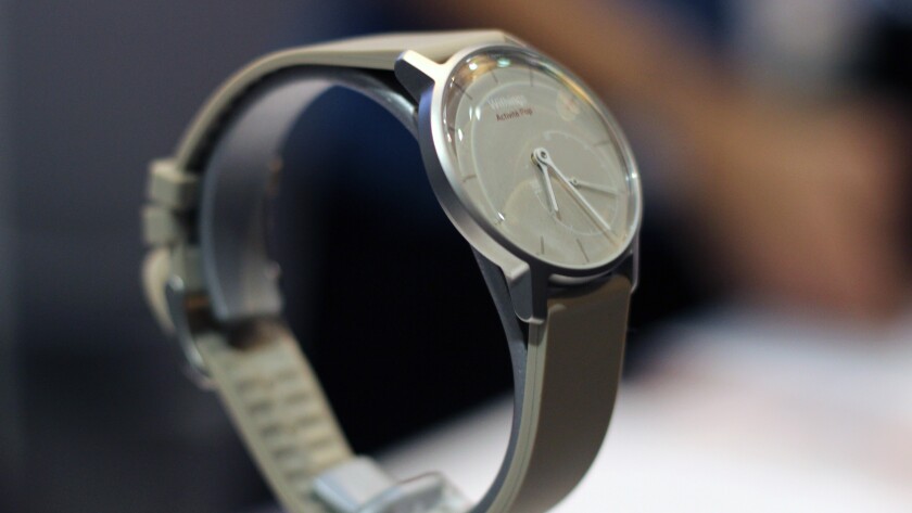The Activité Pop features a secondary dial for tracking progress towards user-defined goals (Photo: Will Shanklin/Gizmag)