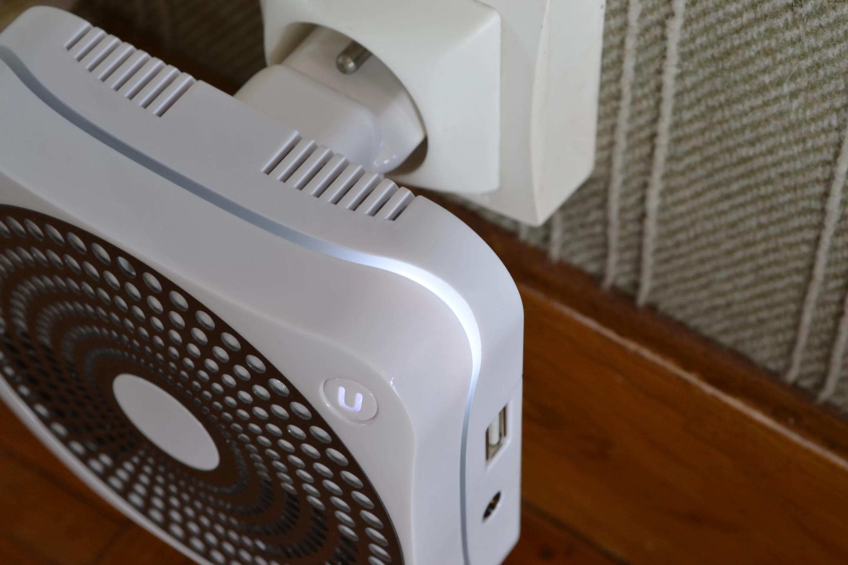 The white light to one corner indicates a powered on and ready state