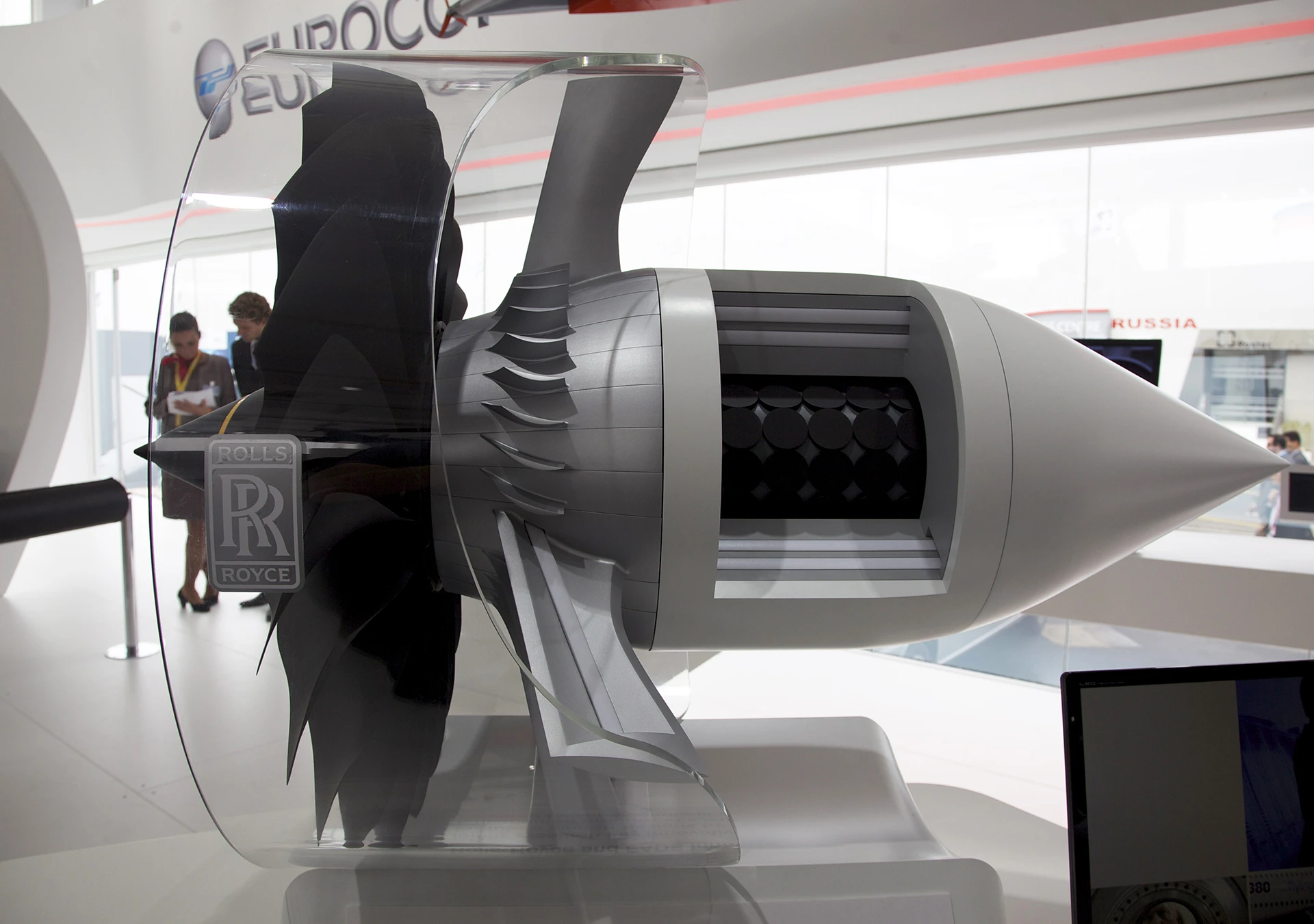 A mockup electric fan by EADS and Rolls-Royce (Photo: Gizmag)