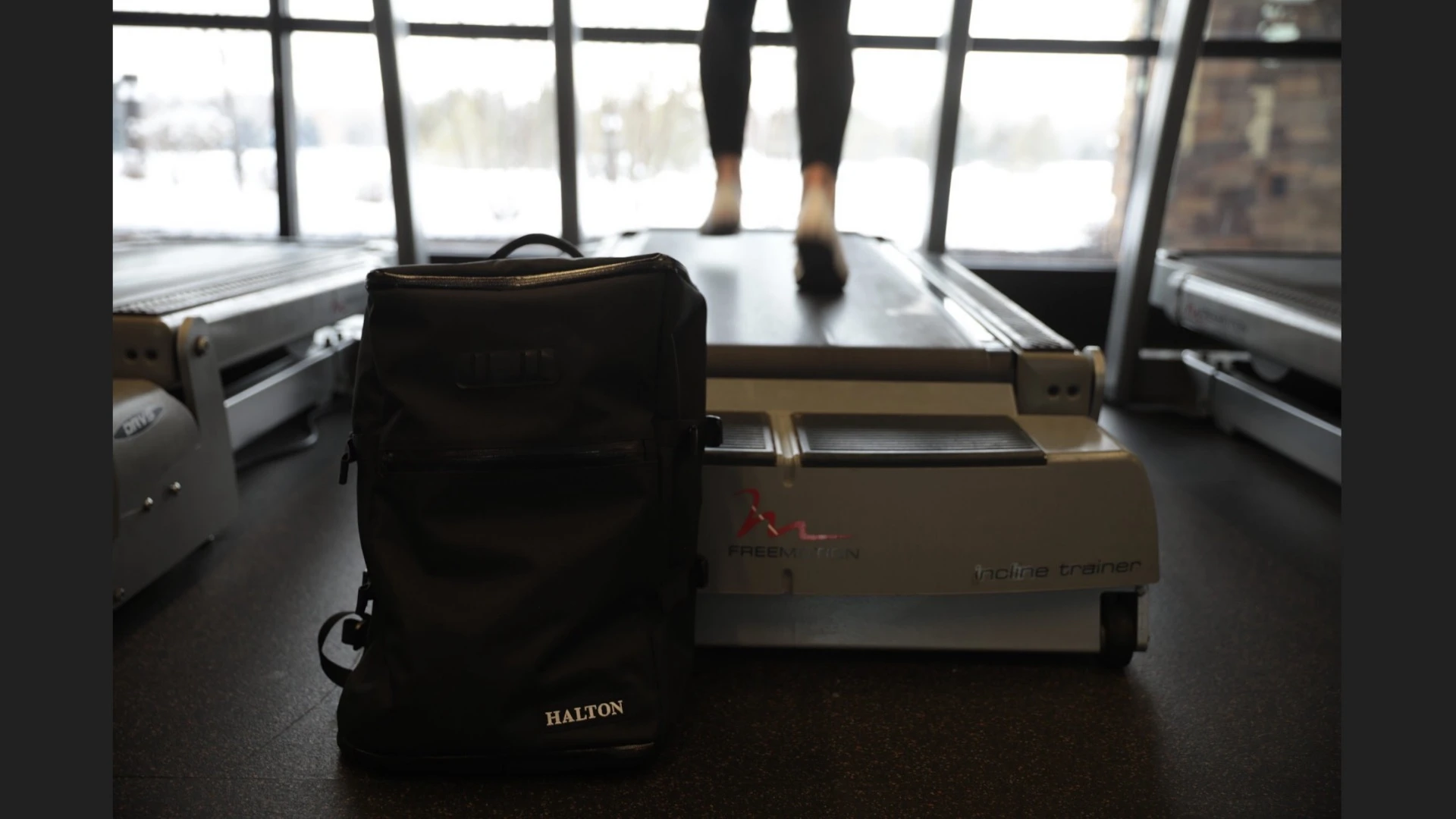 The Halton Commuter backpack has 17 compartments in all