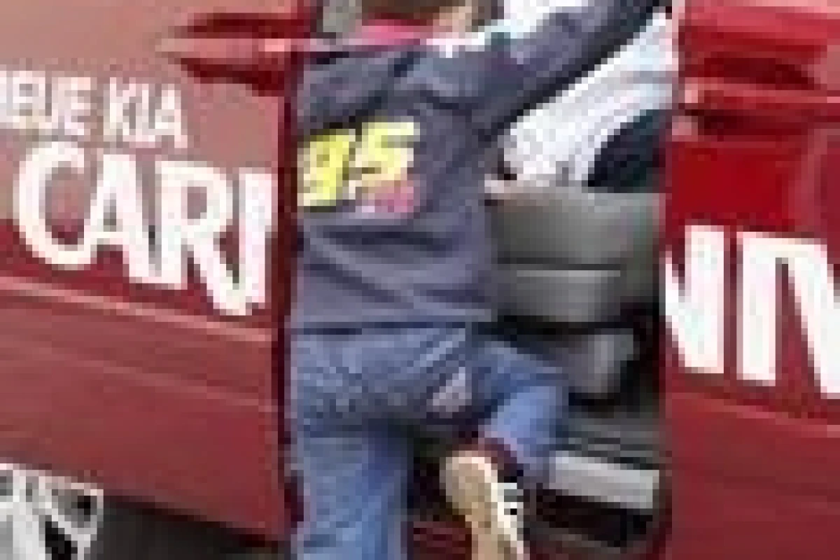 Anti-pinch system on the sliding door of the KIA Carnival