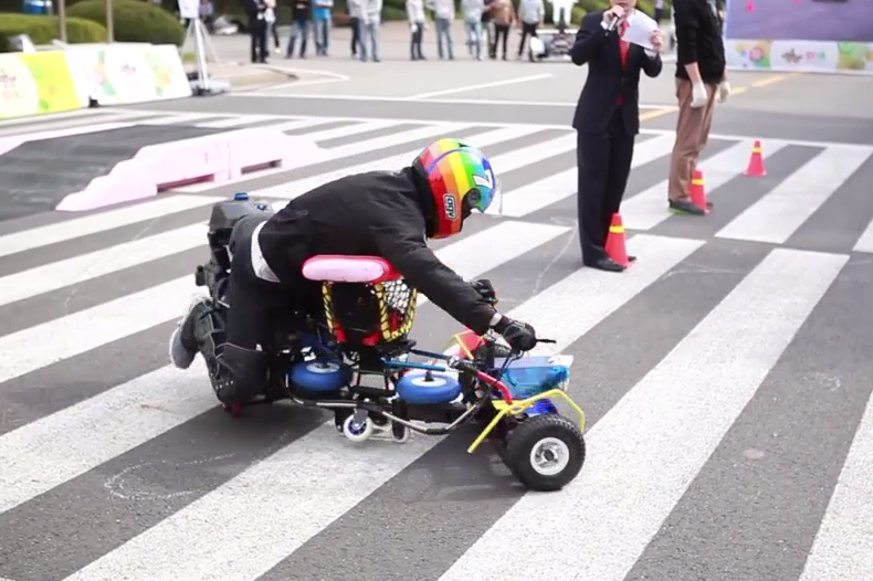 The five-jointed car has a one-meter (3.3-foot) turning radius