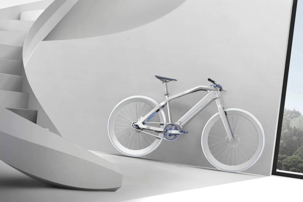 Pininfarina's Evoluzione offers a more integrated look