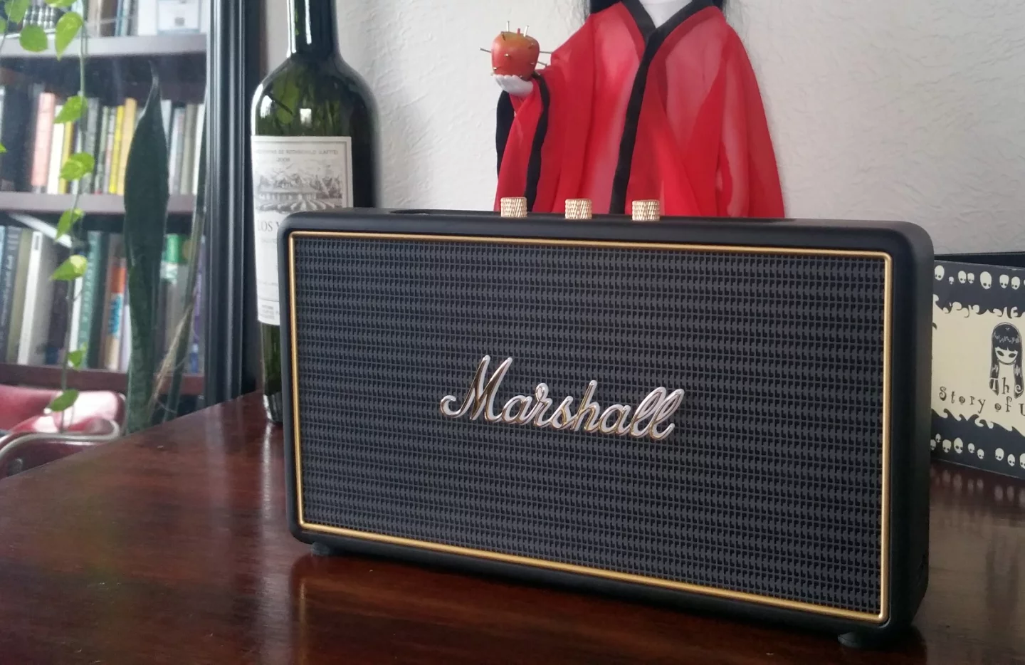 If you like to play music loud without adding too much distortion, the Marshall Stockwell performs quite well