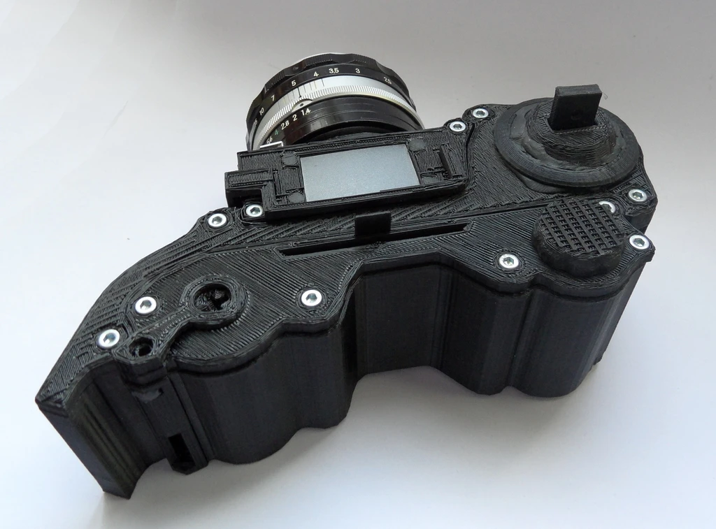 Marius puts the material costs, including the ABS, at under €25 ($32)
