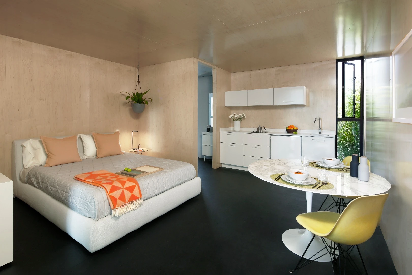 Plús Hús could be a great guest-house, garden office, art studio or Airbnb suite