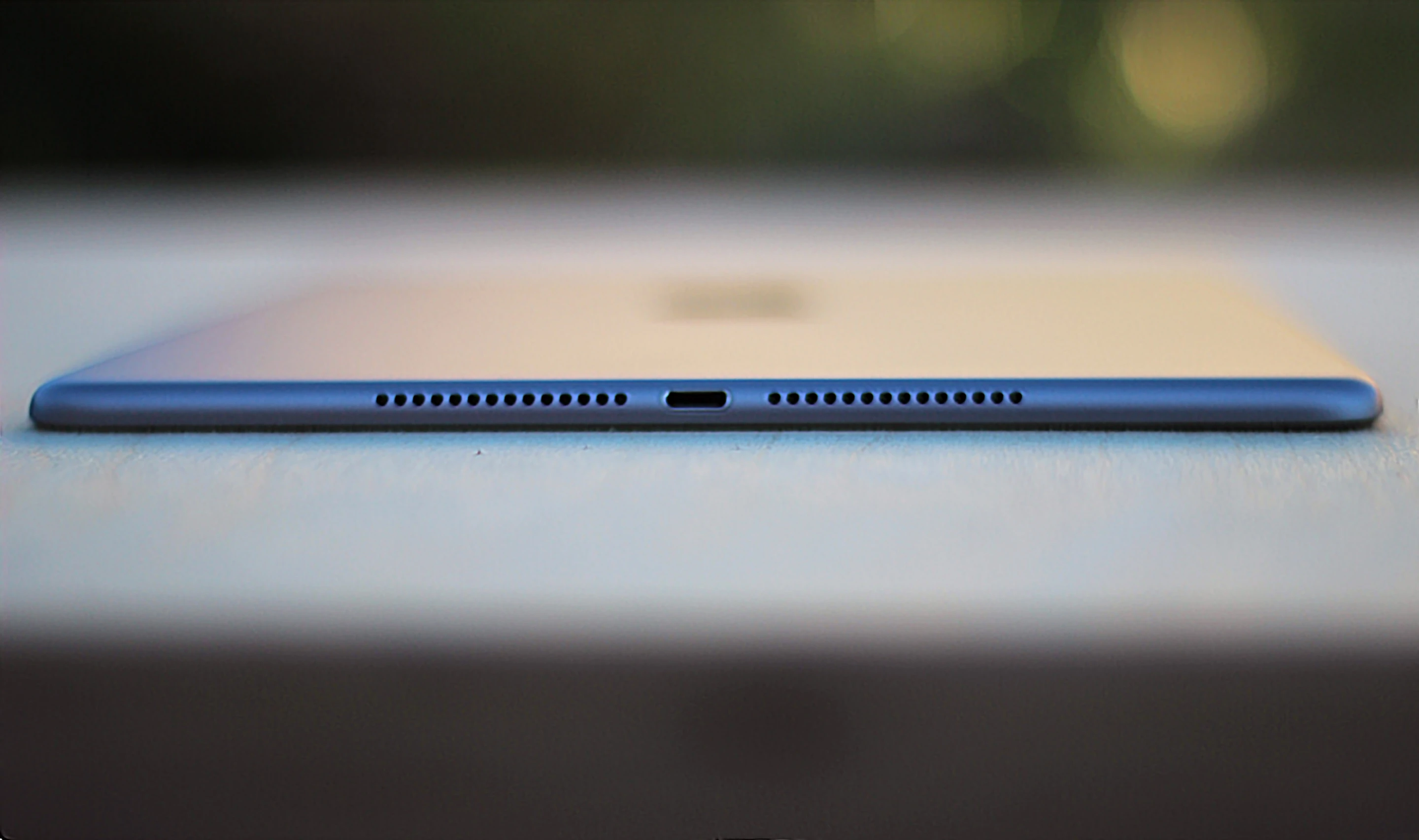 Another look at that razor-thin build (Photo: Will Shanklin/Gizmag.com)