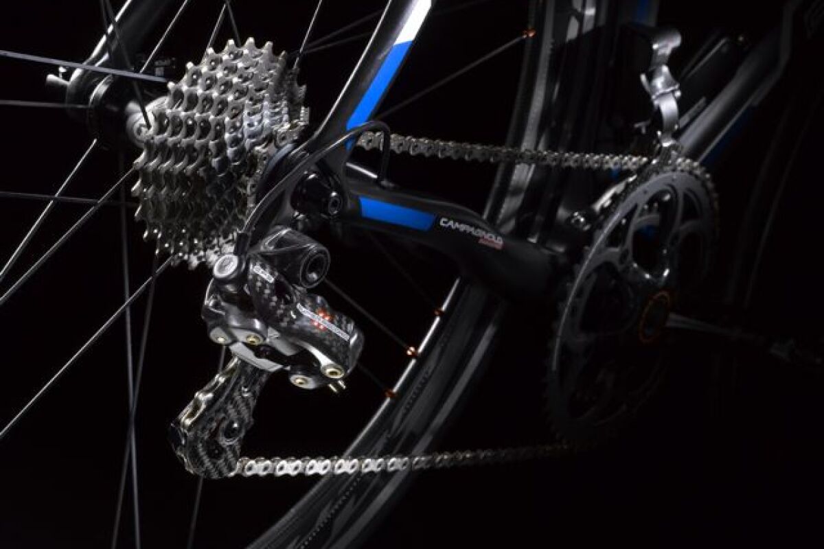 Campagnolo FINALLY launches electronic shifting system for highend