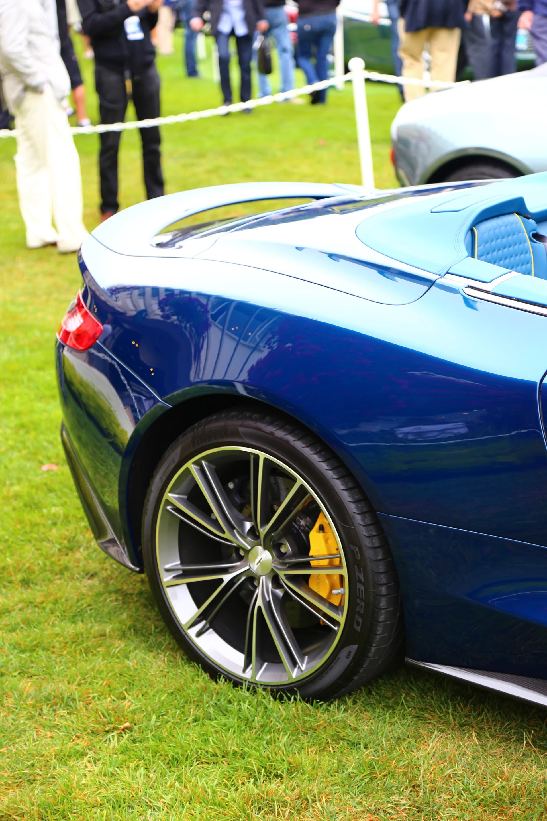 Vanquish Volante uses Pirelli P ZERO 255/35 ZR20 tires to manage steering responsibilities while out back 20-inch Pirelli P ZERO 305/30 ZR20 tires deal with the power issues (Photo: Angus MacKenzie/Gizmag.com)