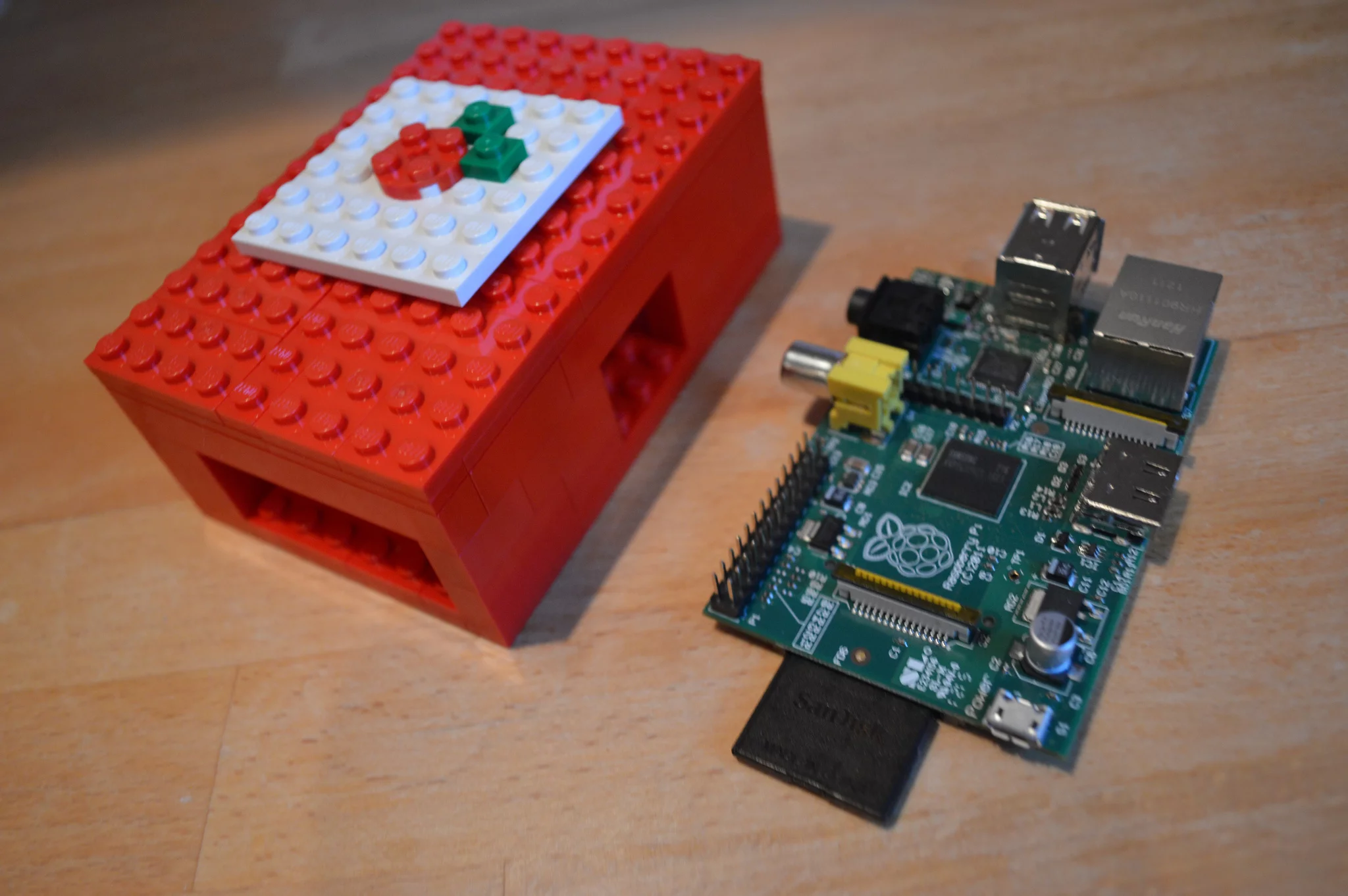 Be sure to follow the designer's photo guide rather than the Daily Brick instructions to prevent precisely this mishap. I know, I know, common sense... (Photo: Gizmag)