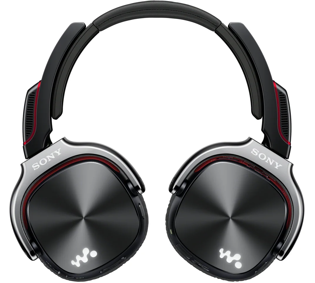 Each earcup housing is home to playback control buttons