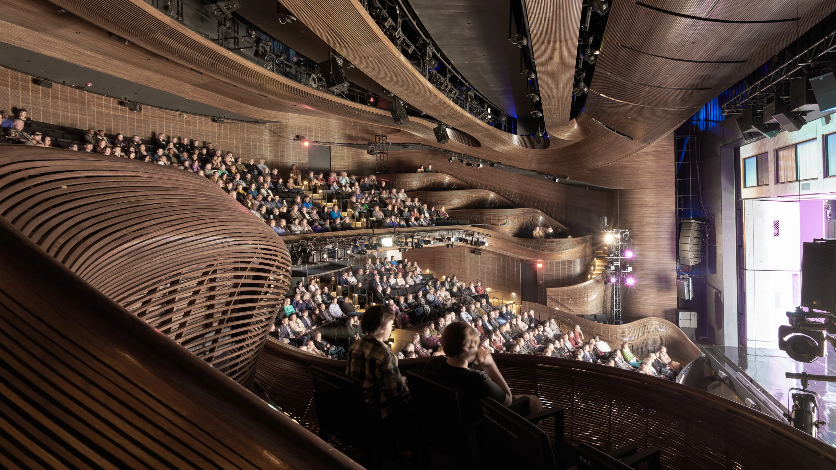 Coca-Cola Stage at the Alliance Theatre is located in Atlanta, Georgia, and was designed by Trahan Architects/APAC