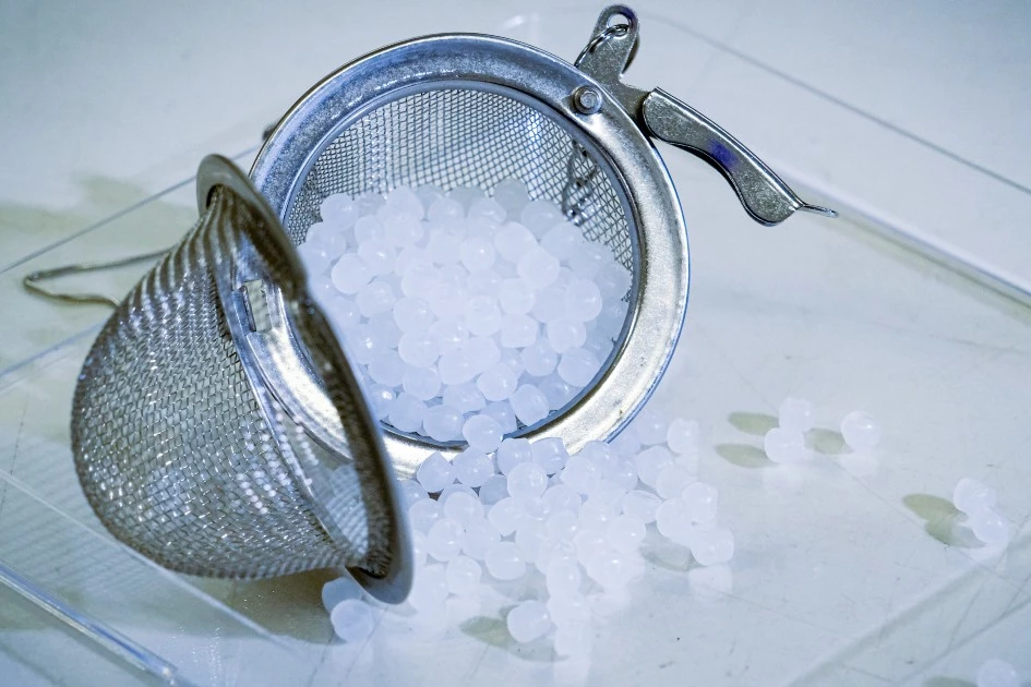 A closer view of the 2-mm polyethylene microbeads utilized in the study