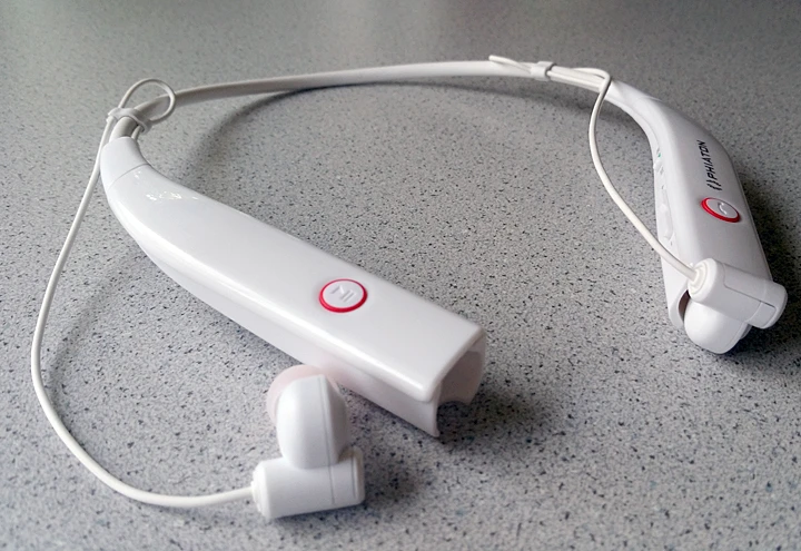 Gizmag review for the Phiaton BT 100 NC earphones