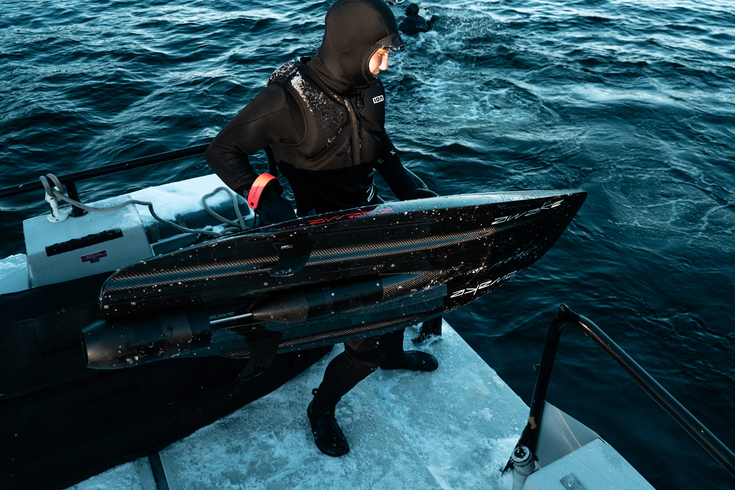 The Rävik S 22 measures 175 x 61 x 27 cm, and weighs in at 39 kg in standard battery configuration