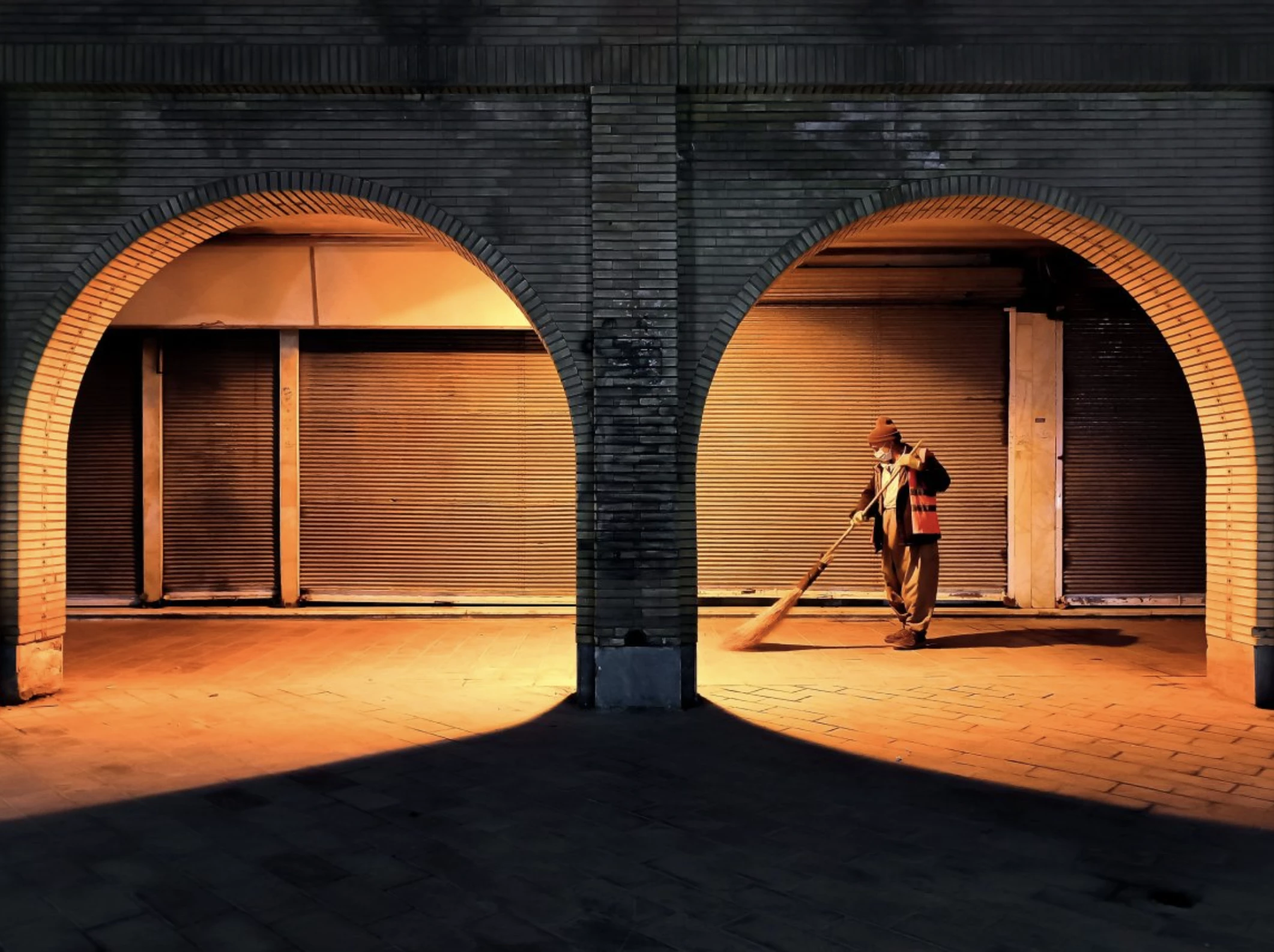 "Working at Night" – Shamal Shakibayi (Iran)