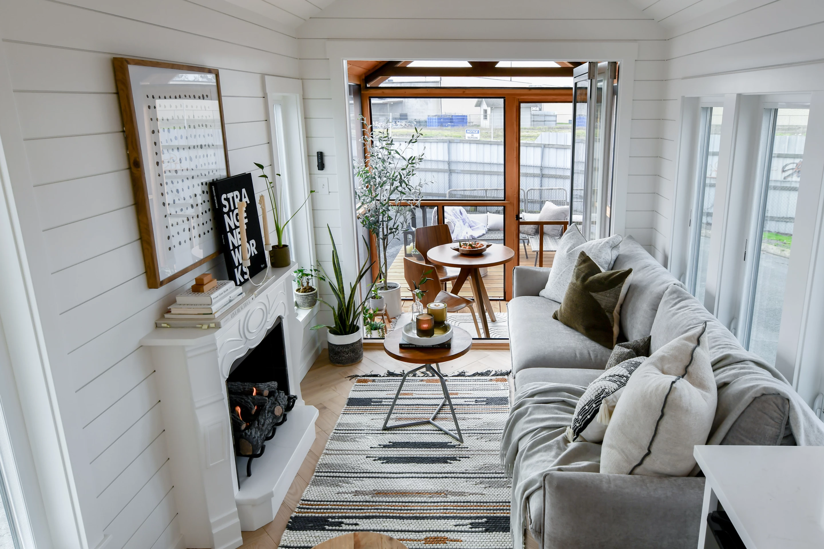 The Cascade Mini's interior has a total floorspace of 350 sq ft (32.5 sq m)