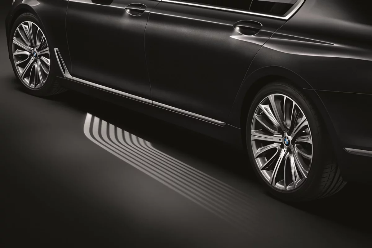 Microlenses project light onto the entry area of the new BMW 7 Series