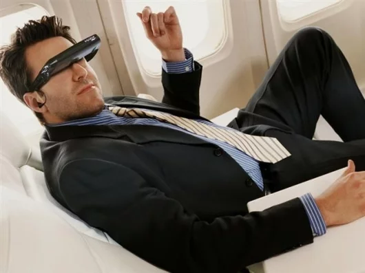 The AV310 will run for five full hours on a single AA battery and offers independent focus adjustment (individual adjustment for each eye ) and an adjustable nosepiece and earphones for comfort.