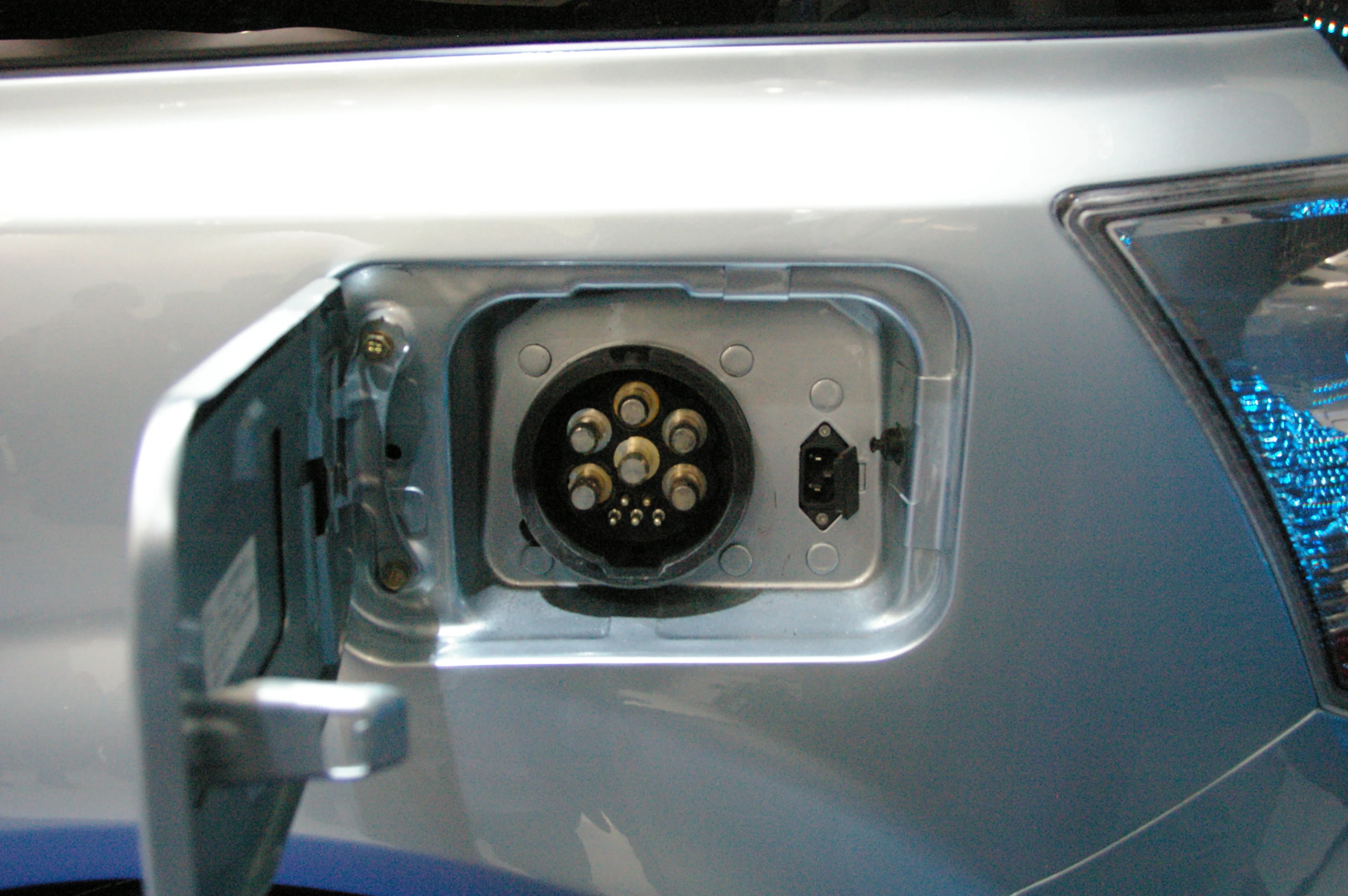 Charging outlet on the BYD e6