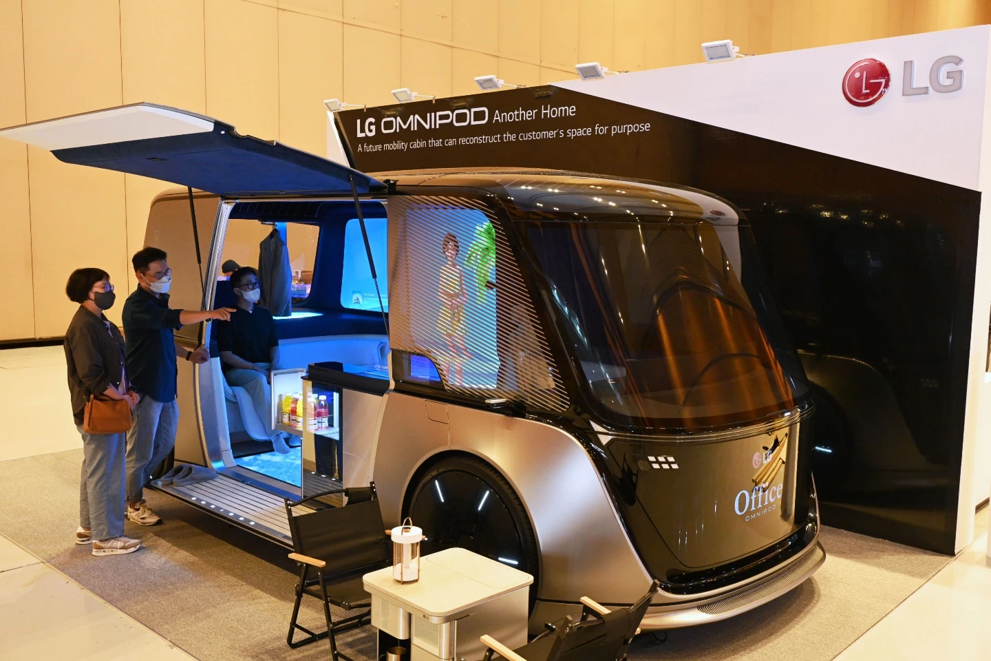 The Omnipod represents LG's vision for future mobility, and goes all-out on a connected multimedia experience