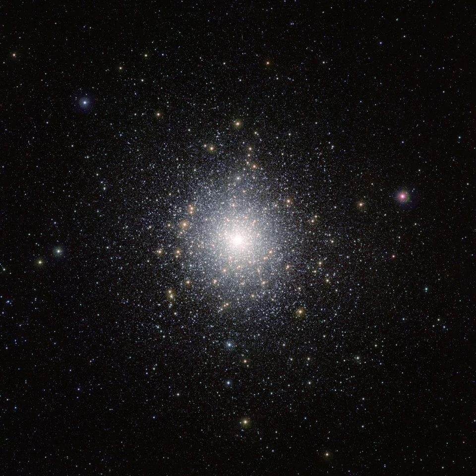 Bright star cluster 47 Tucanae (NGC 104) captured by the VISTA telescope (Image: ESO)