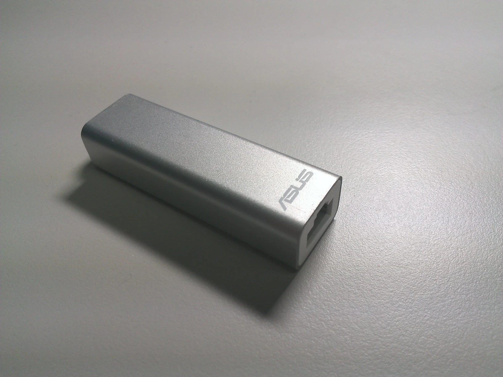 The 2.55 x 0.78 x 0.59-inch WL-330NUL Pocket Router weighs just 0.61 ounces