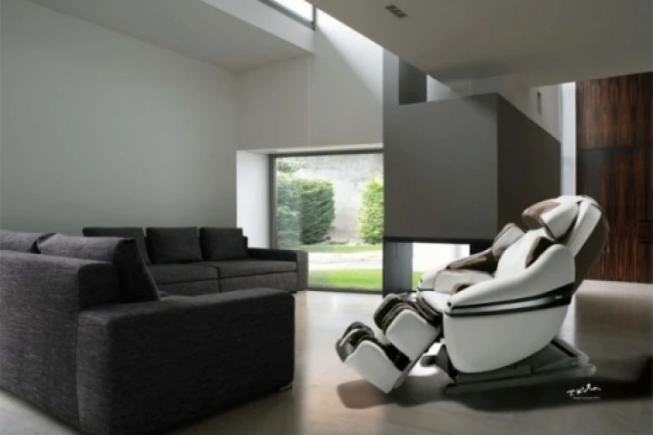 INADA's Sogno full-body massage chair