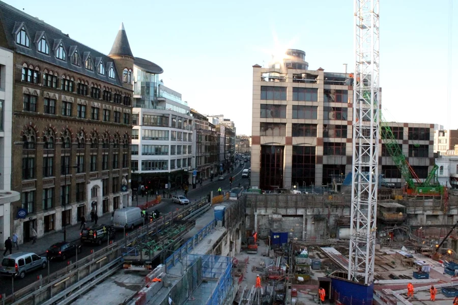 Looking up Farringdon Road from the site of what will be the Farringdon Crossrail station (Photo: Stu Robarts/Gizmag)