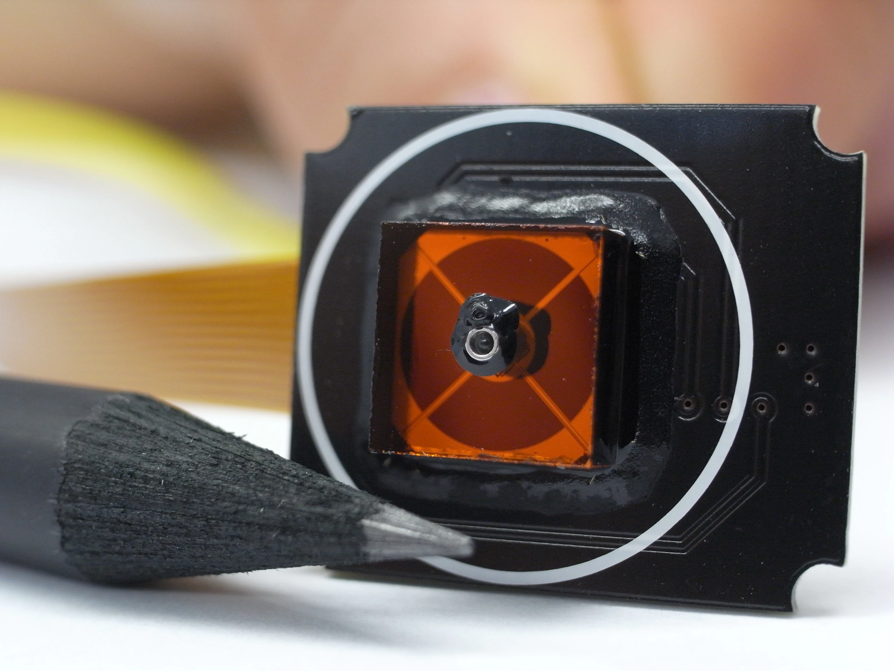 A fluorescence sensor using a laser diode captures the concentration of several cardiac markers