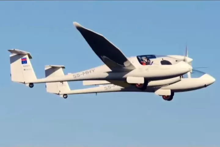 The HY4 in flight