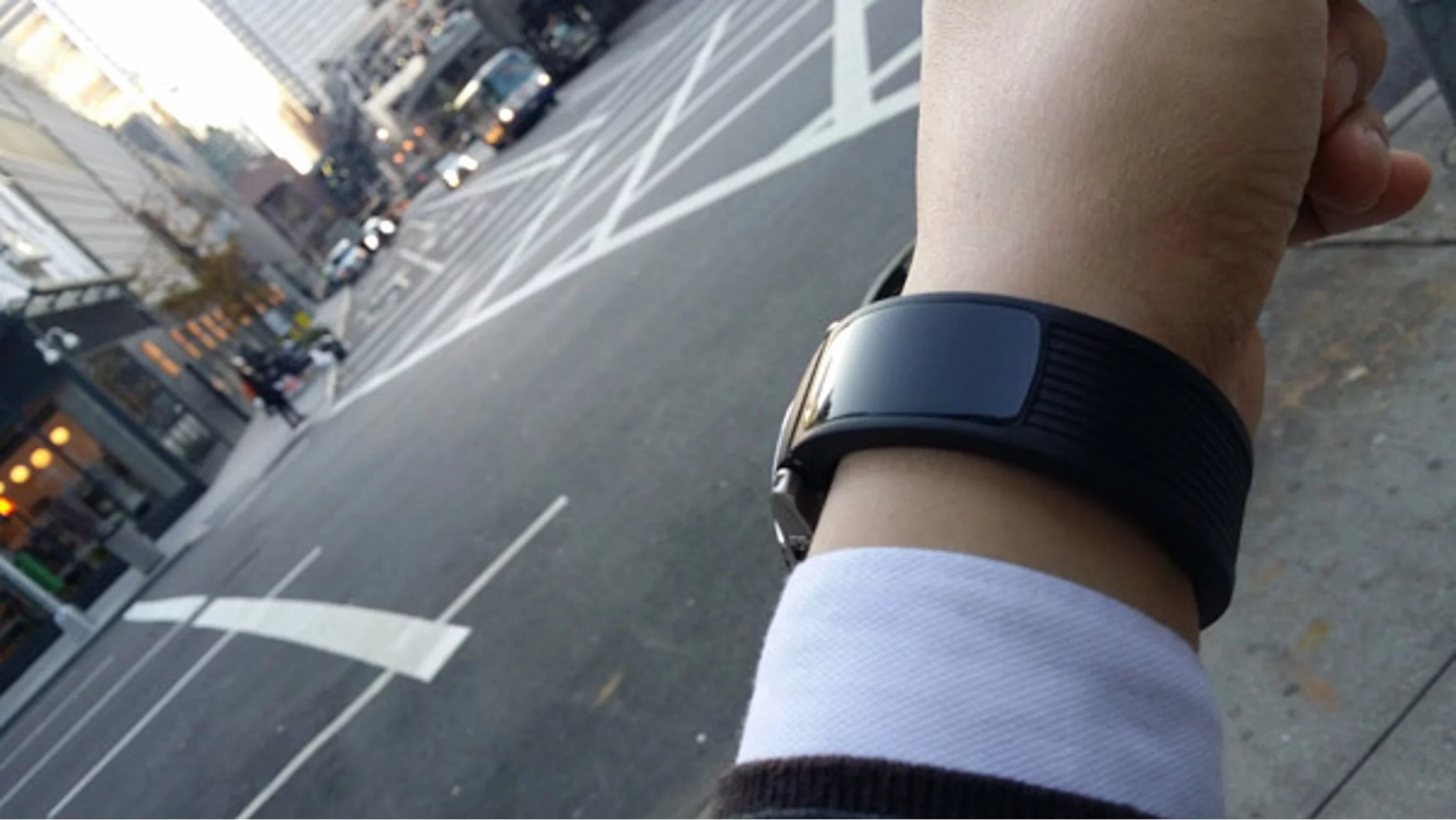 The Kario Tband HD hides its screen when not in use