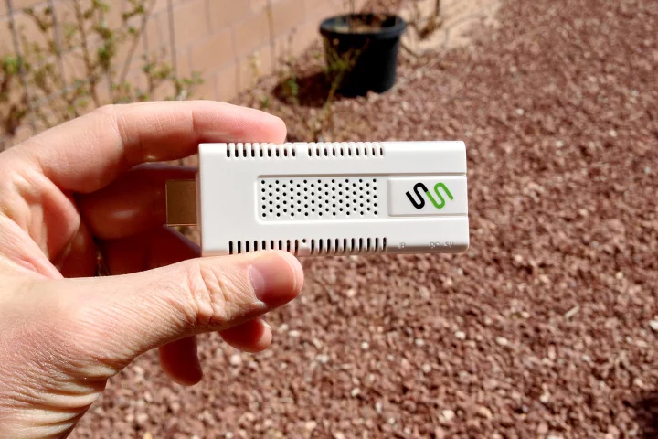 We review the FAVI SmartStick, which promises to turn your TV into a Smart TV