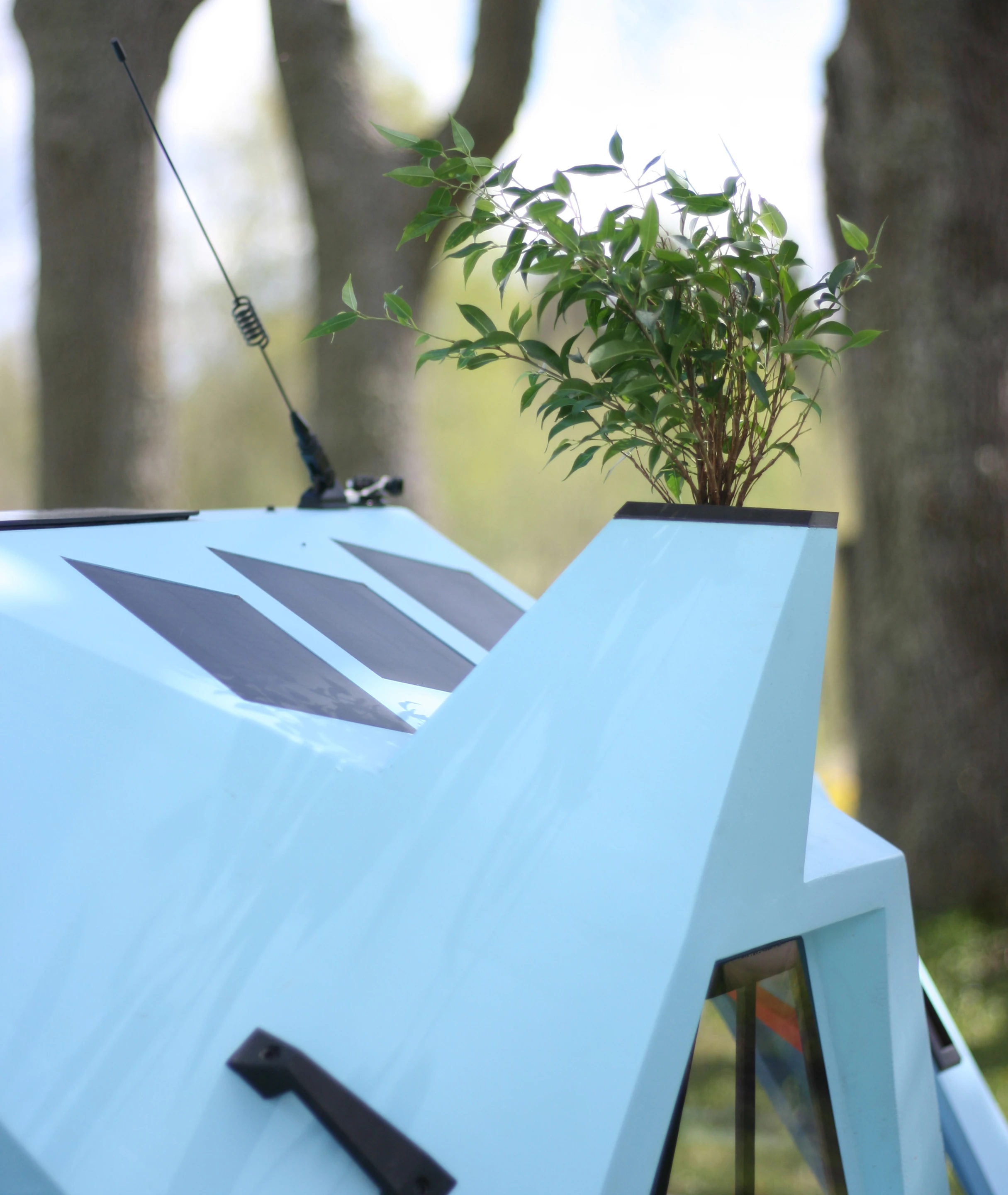 The Z-Triton has an area to store a small plant