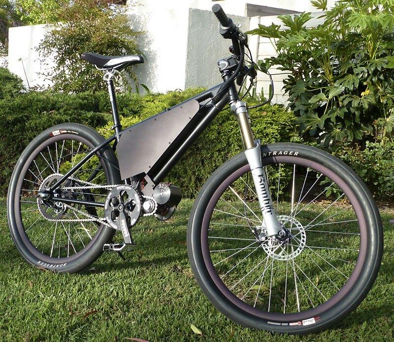 The eCortina v2 is a one-off hybrid bicycle designed to be motor-driven, pedal-assisted, or pedaled like a regular bike (Photo: Roy Prince)