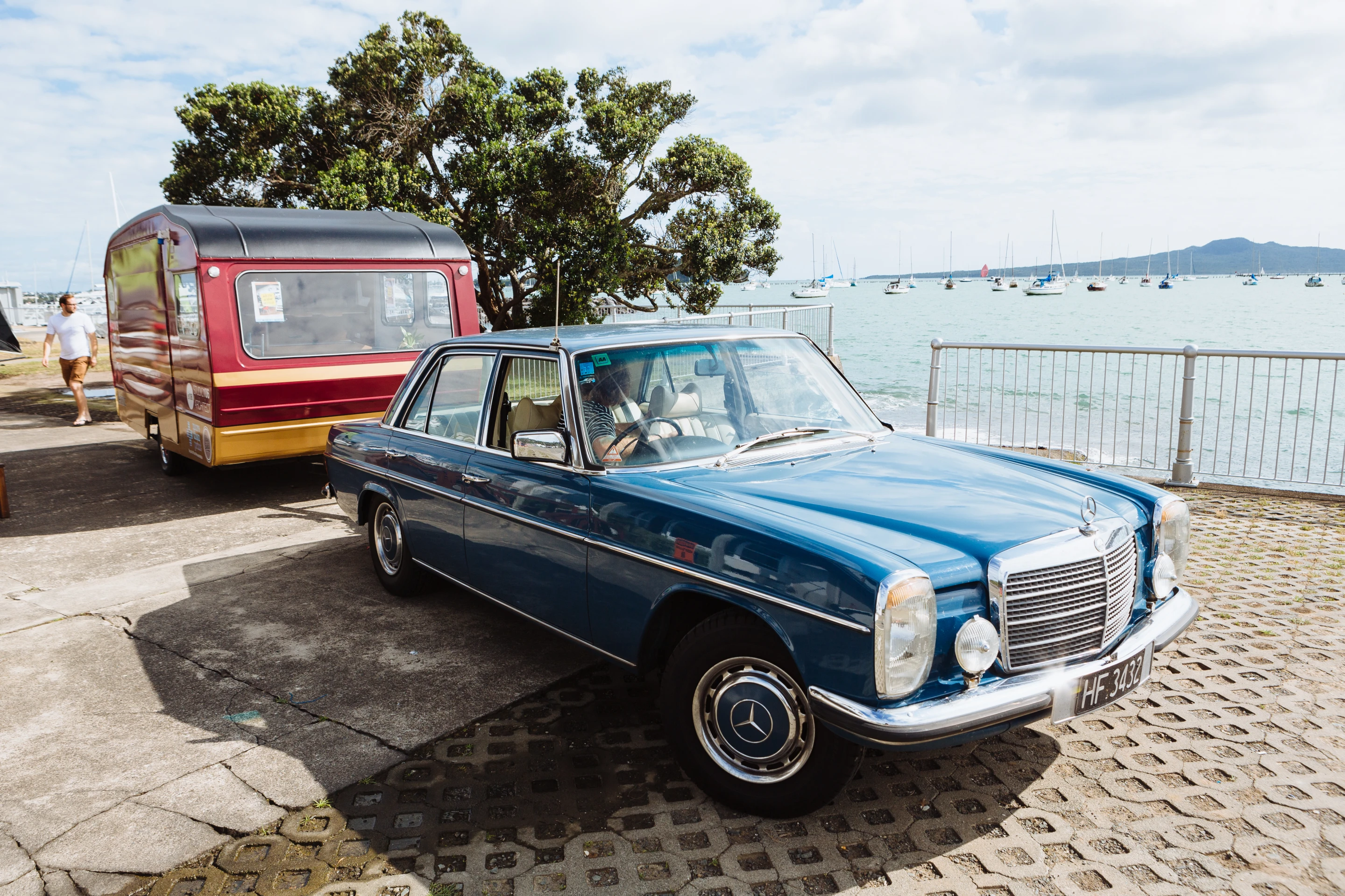 The idea to create a mobile office space on wheels came to the team of architects and designers after the need to make a decision on its upcoming office rental review