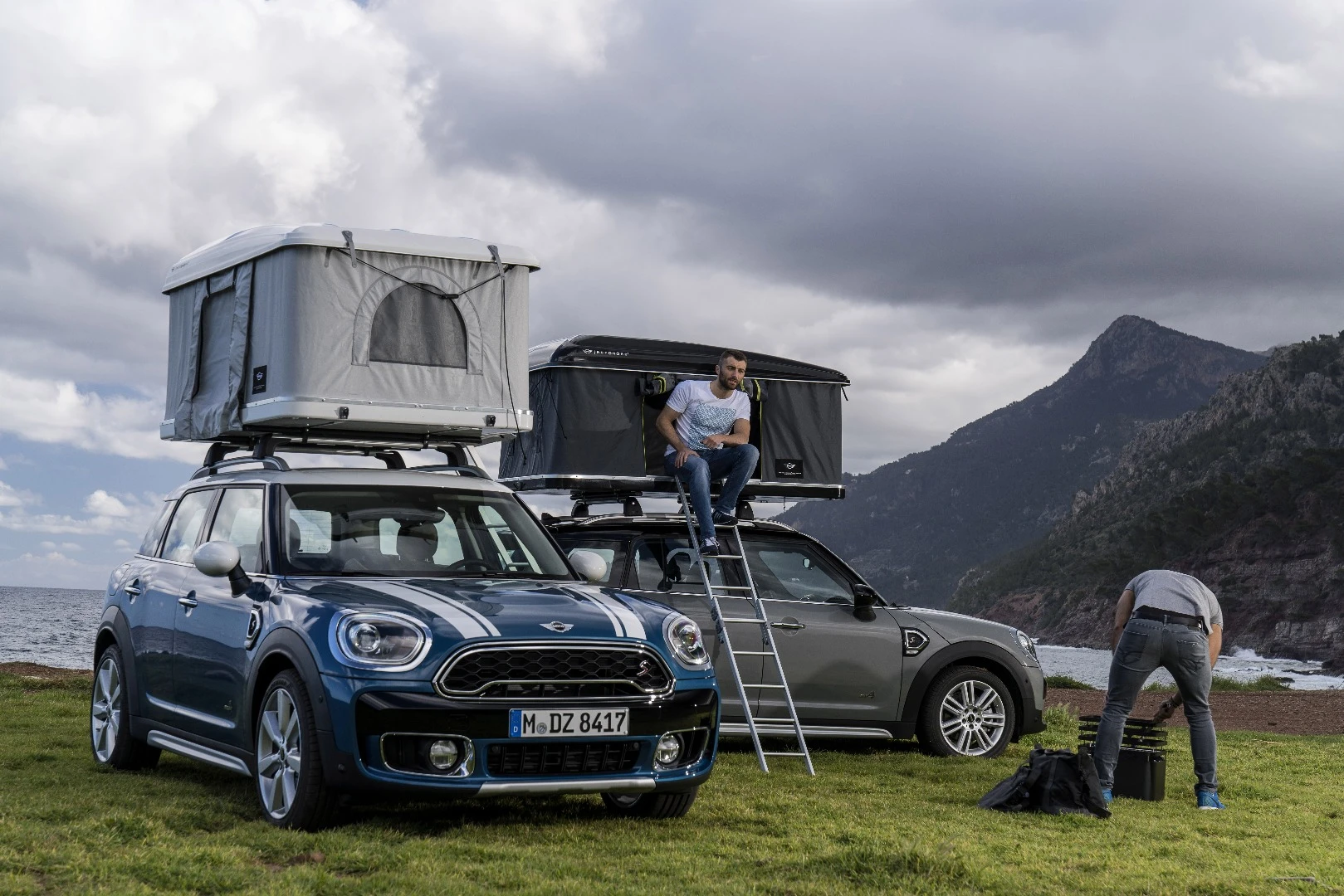 The special edition AirTop roof tent can be mounted on a Countryman's roof without requiring any tools