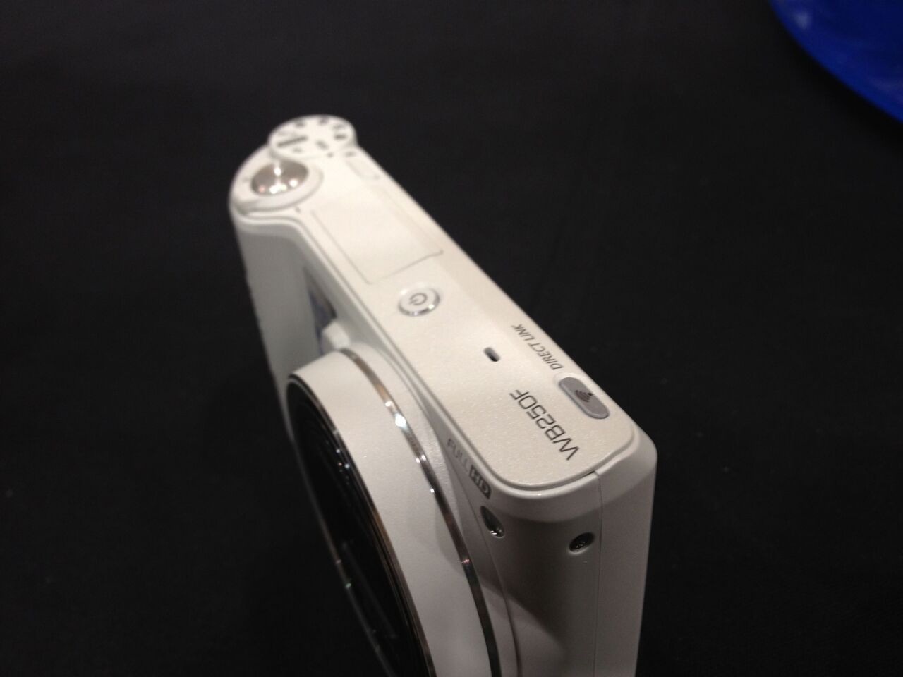 Samsung WB250F top view