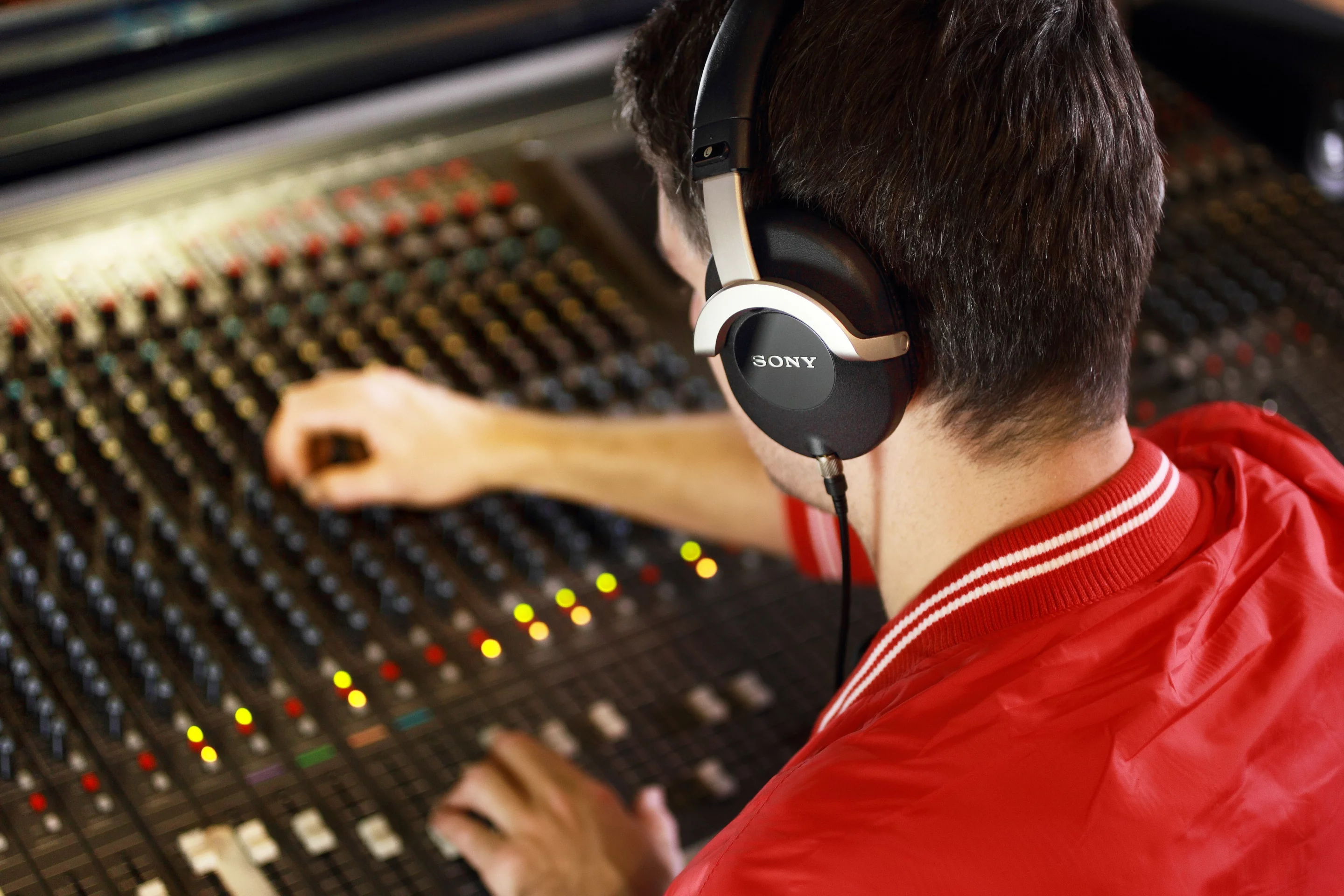 The professional, studio-grade MDR-Z1000 headphones