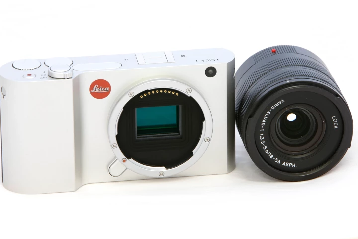 Leica T with 18-56mm Vario-Elmar-T lens (Photo: Loz Blain/Gizmag)
