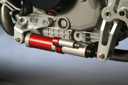The suspension damping unit is not where you would expect it to be