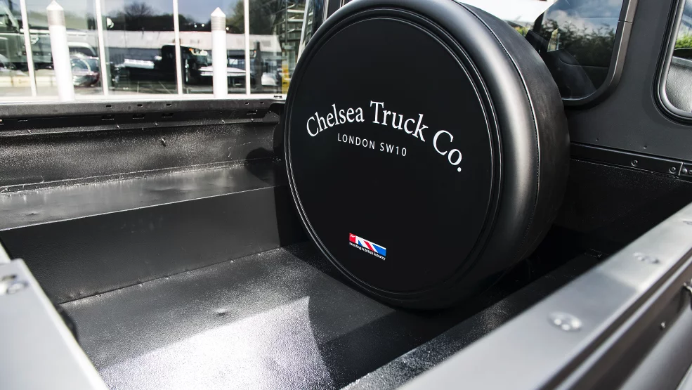 Kahn Design Flying Huntsman 105 Defender Pick Up