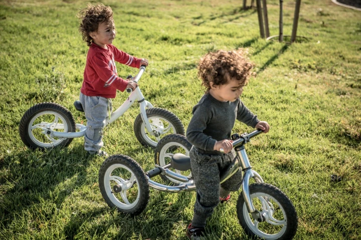 Two different configurations of the Monkeycycle
