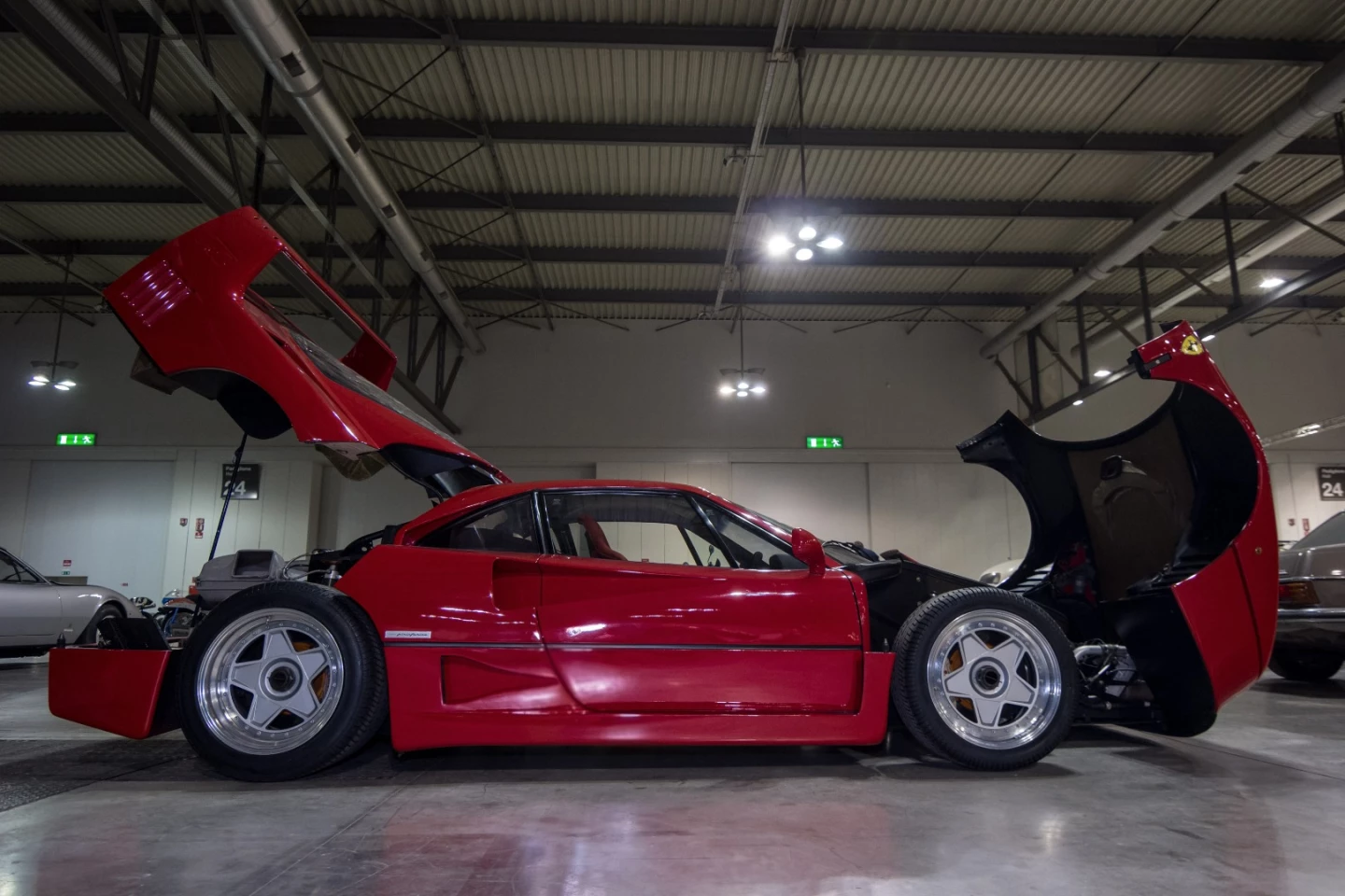 The Ferrari F40 sold for €1,030,400 ( $1,092,843)