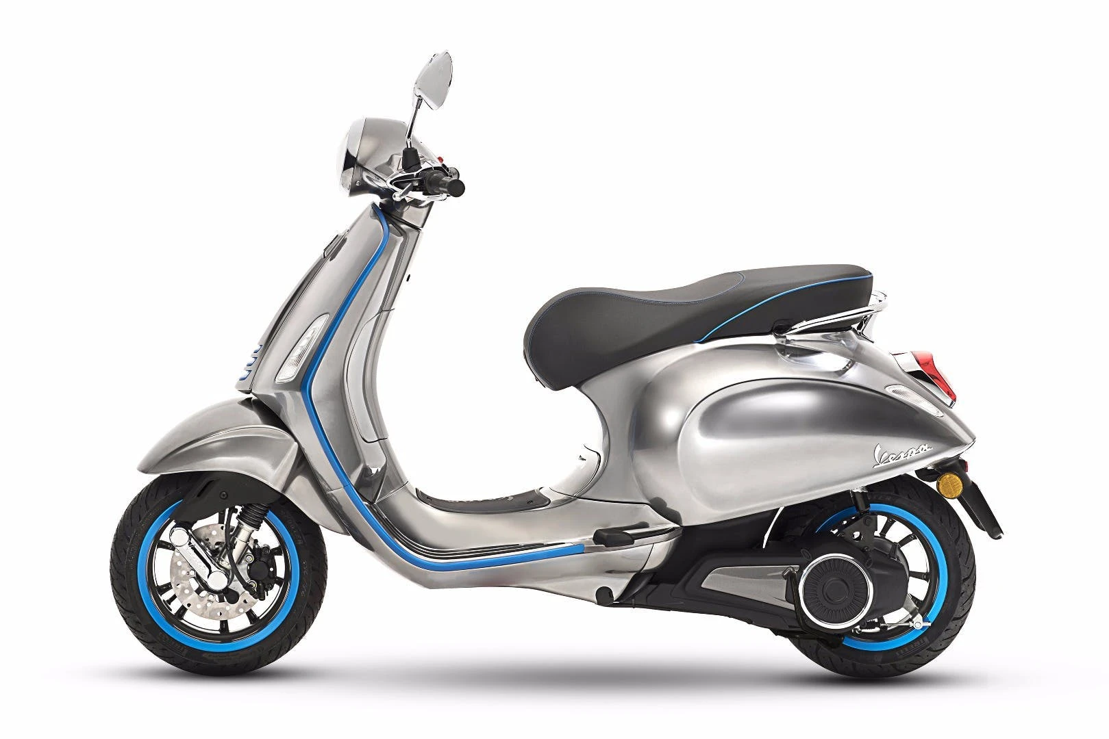 The Vespa Elettrica can cover 100 km on each charge