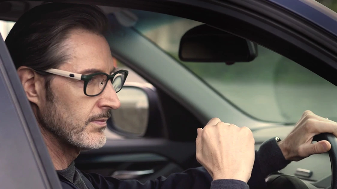 TouchFocus: good looking glasses with electronically adaptive lenses